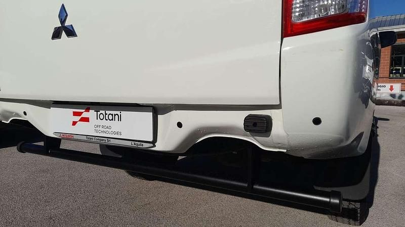 Usata Mitsubishi L200 Invite 154 CV (113 kW) 2015 Bianco Pick-up