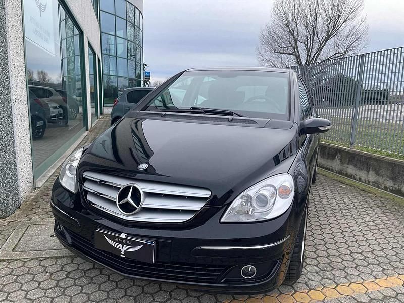 Usata Mercedes B180 109 CV (80 kW) 2008 Nero Monovolume