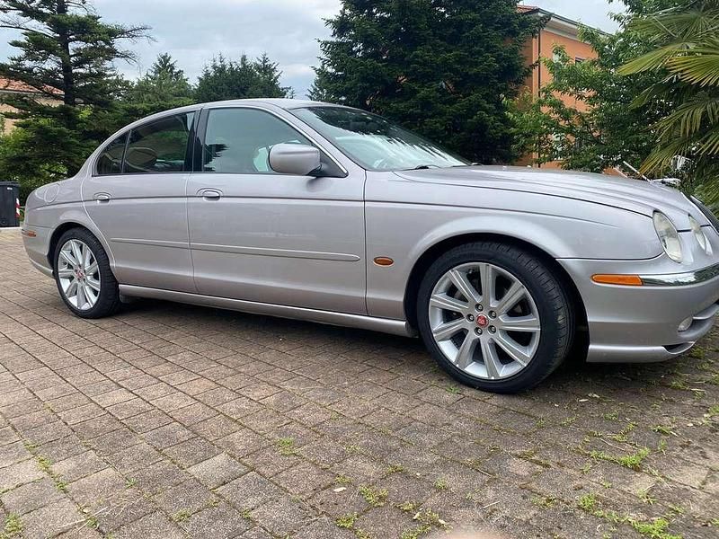 Argento Usata 2000 Jaguar S-Type Executive Tre volumi | 4000 € (Ottimo prezzo) - Immagine 1/4