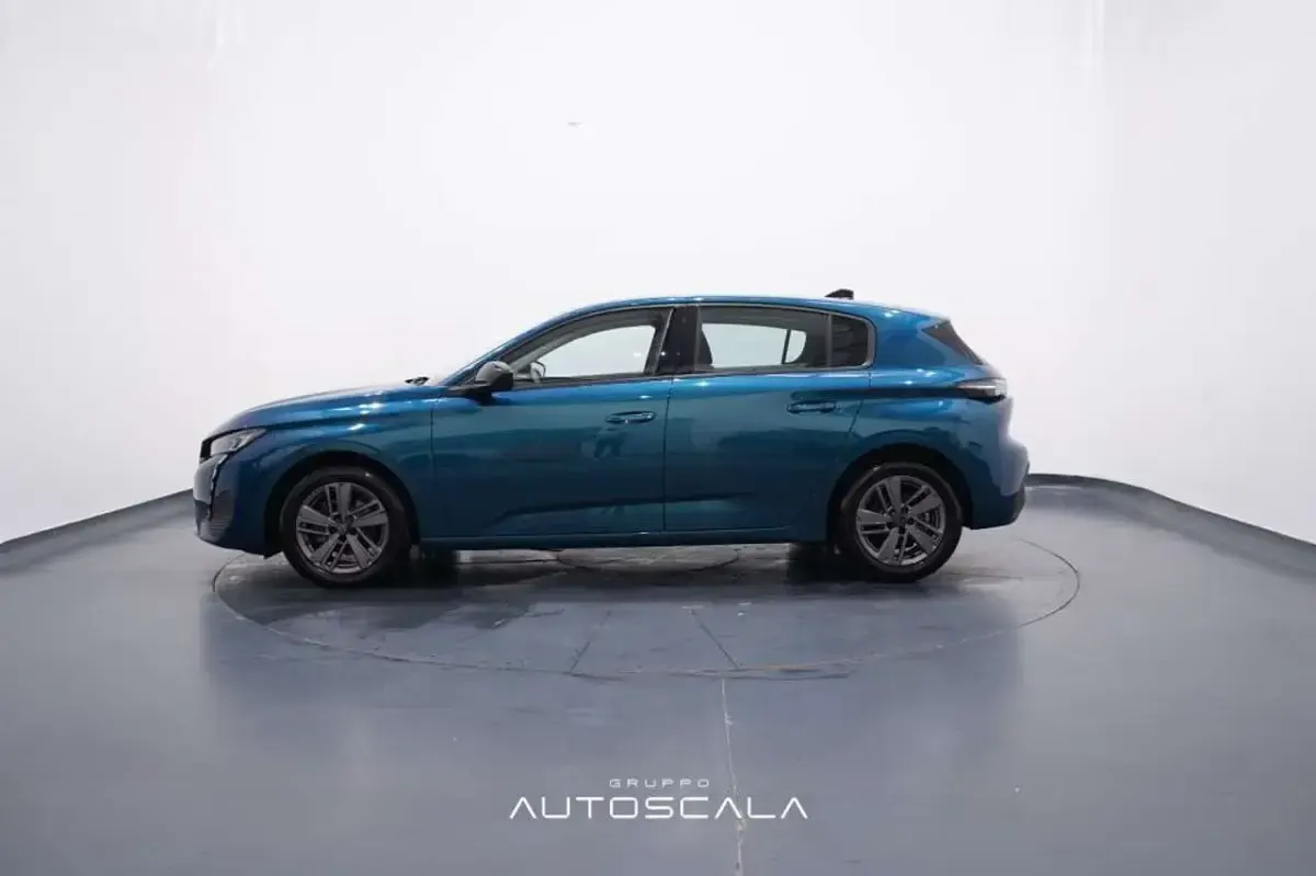 Usata Peugeot 308 Active 131 CV (96 kW) 2024 Blu celebes Berlina