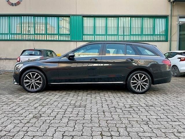 Usata Mercedes C180 Business 122 CV (89 kW) 2020 Nero Station wagon