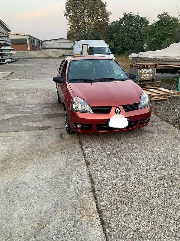 Usata Renault Clio II 58 CV (42 kW) 2008 Rosso Berlina