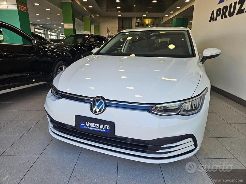 Usata VW Golf VIII Life 116 CV (85 kW) 2023 Bianco Berlina