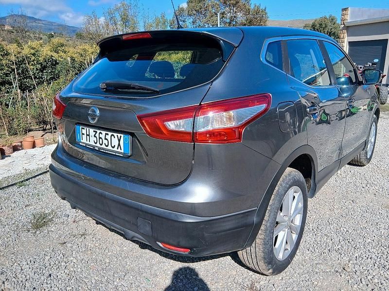 Usata Nissan Qashqai 115 CV (84 kW) 2017 Grigio SUV