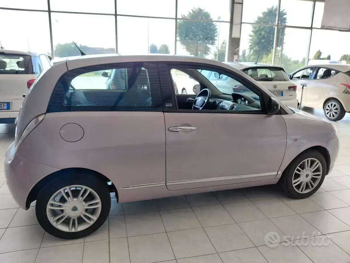 Usata Lancia Ypsilon 69 CV (50 kW) 2011 Lilla Utilitaria