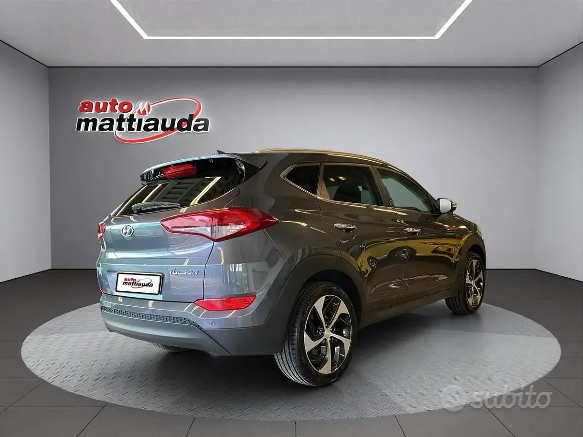 Usata Hyundai Tucson Comfort 116 CV (85 kW) 2017 Grigio scuro SUV