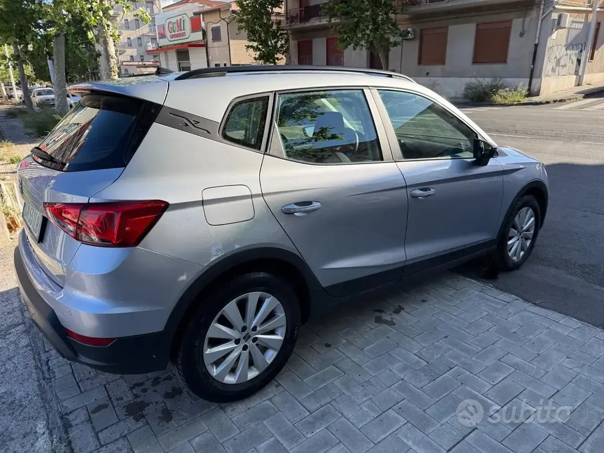 Usata Seat Arona Reference 95 CV (69 kW) 2022 Grigio SUV