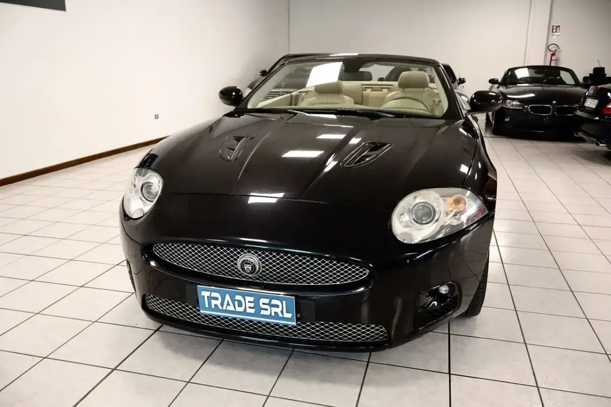 Usata Jaguar XKR 416 CV (305 kW) 2008 Nero Cabrio