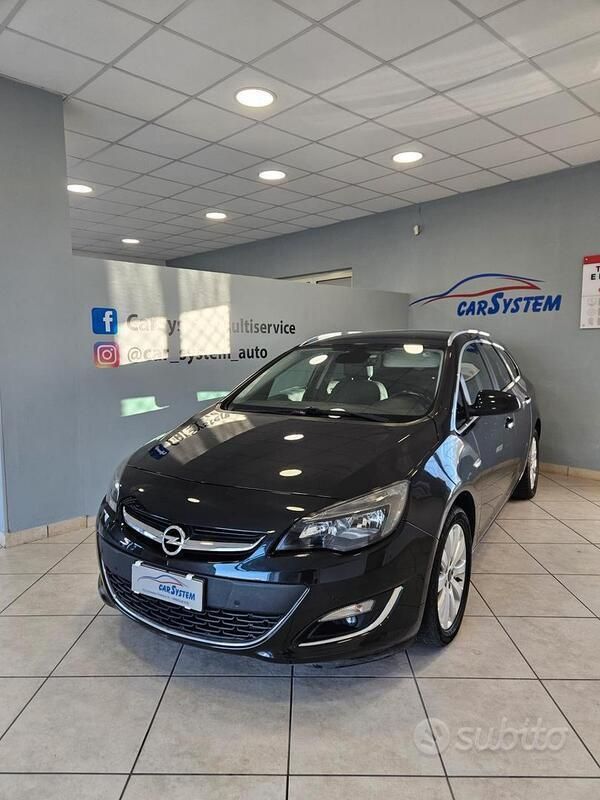 Usata Opel Astra Cosmo 165 CV (121 kW) 2013 Nero Station wagon