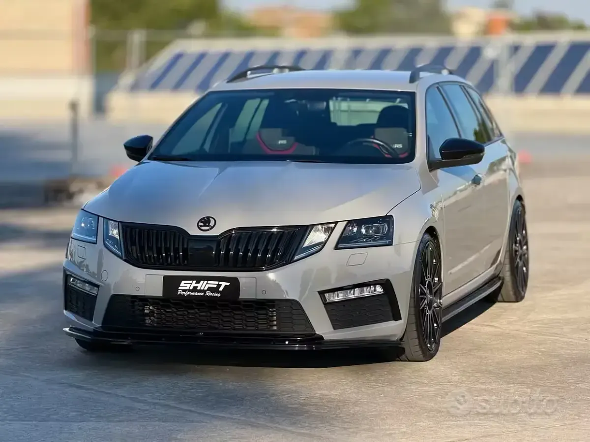 Käytetty Skoda Octavia RS 245 HP (180 kW) 2020 Harmaa Farmari
