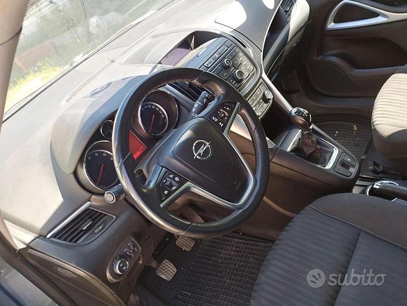 Usata Opel Zafira 150 CV (110 kW) 2013 Monovolume