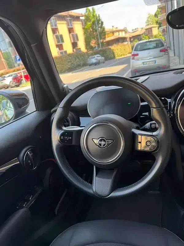 Occasion Mini Cooper 136 ch (100 kW) 2023 Noir Citadine
