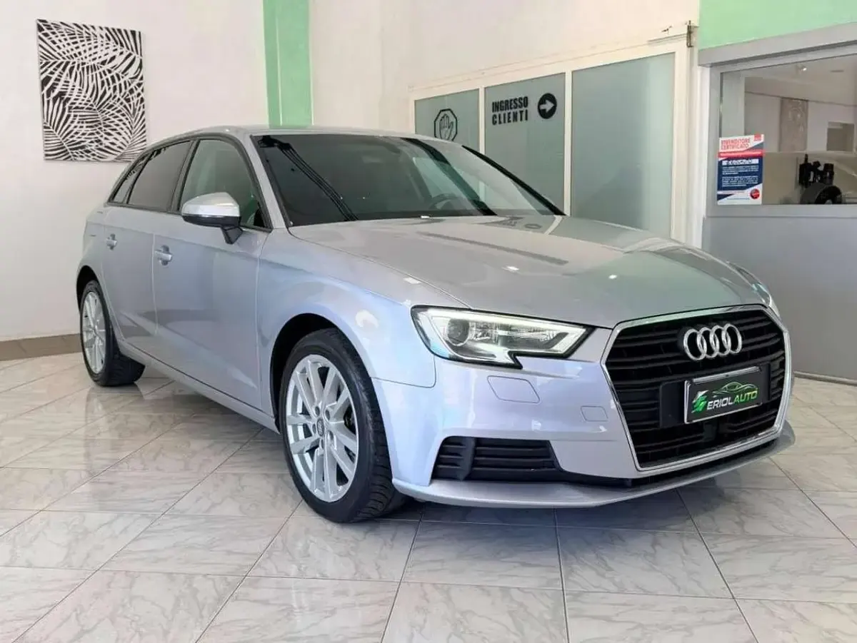 Usata Audi A3 Sport 116 CV (85 kW) 2018 Argento Berlina