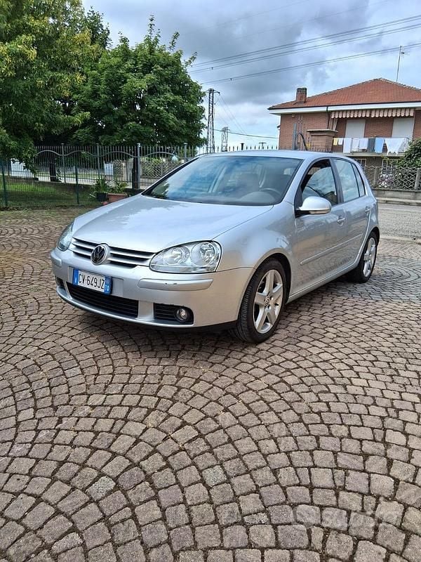 Usata VW Golf V 115 CV (84 kW) 2005 Grigio Berlina