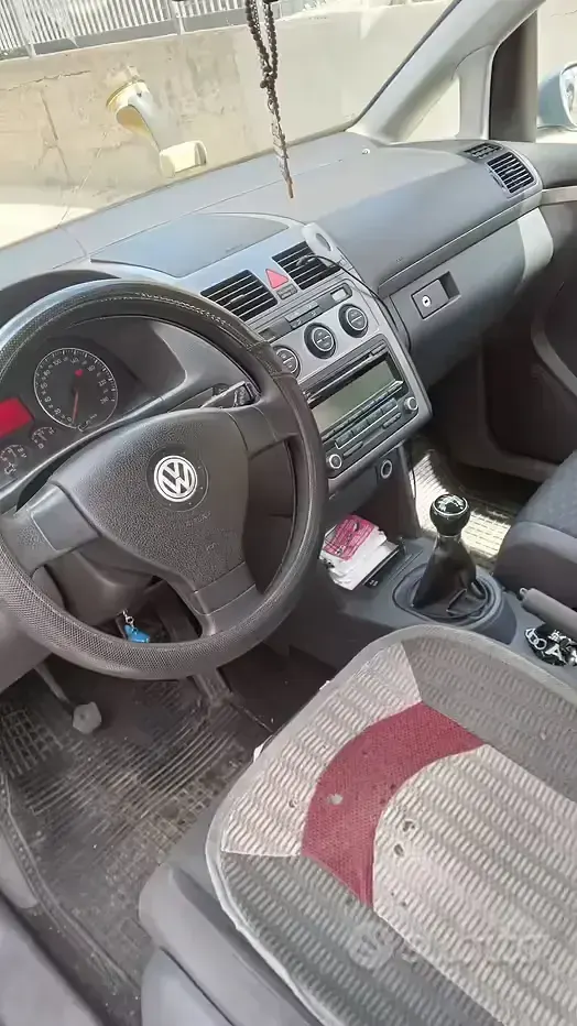Usata VW Touran 105 CV (77 kW) 2011 Grigio Monovolume