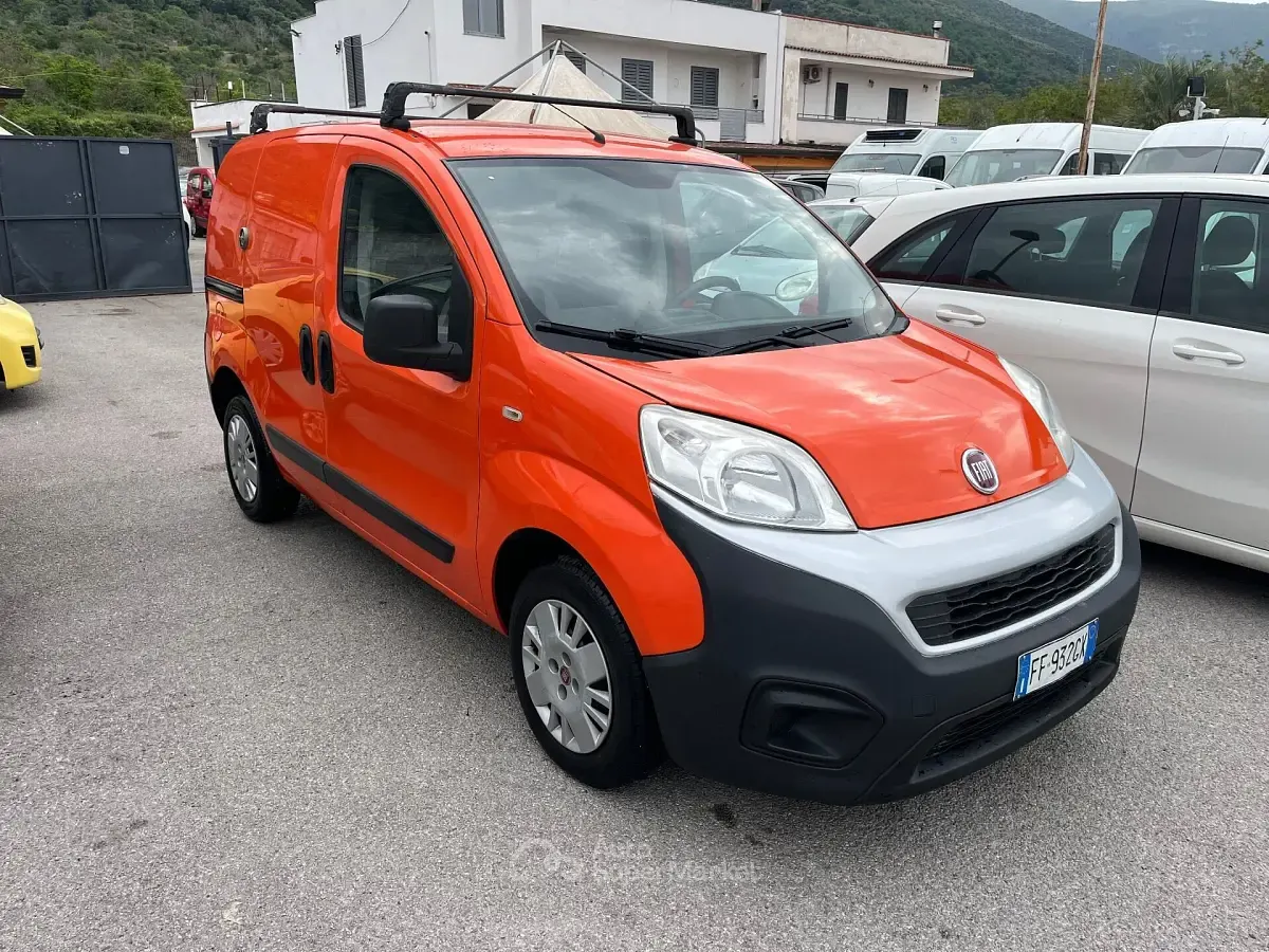 Usata Fiat Fiorino 80 CV (58 kW) 2016 Arancione Monovolume