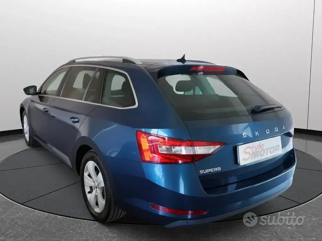 Usata Skoda Superb Executive 122 CV (89 kW) 2021 Bluazzurro Station wagon