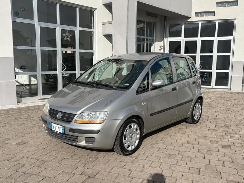 Usata Fiat Idea Emotion 69 CV (50 kW) 2005 Argento Monovolume