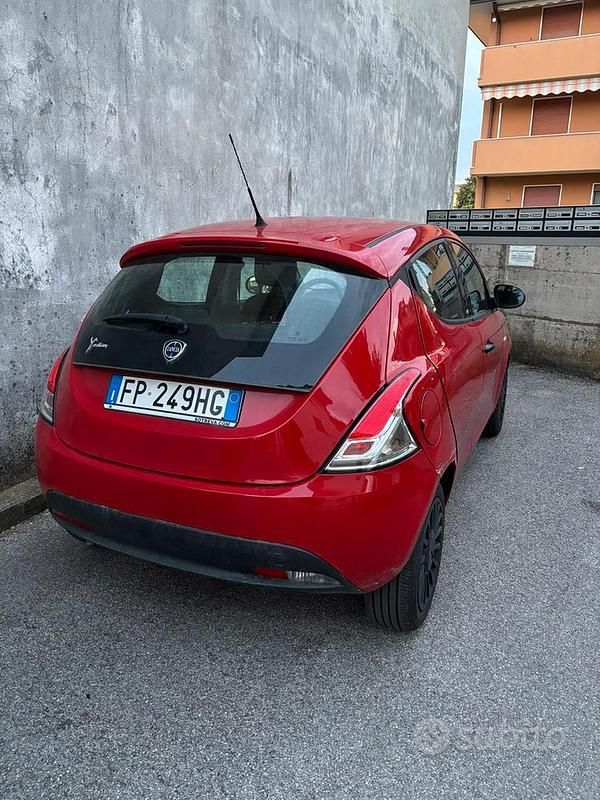 Rosso Usata 2018 Lancia Ypsilon Due volumi | 9000 € - Immagine 1/4