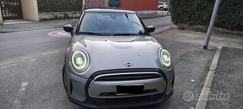 Usata Mini Cooper Essential 136 CV (100 kW) 2023 Grigio Utilitaria