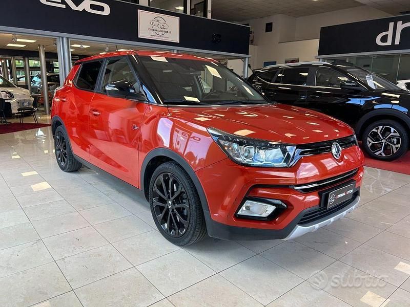 Usata Ssangyong (KGM) Tivoli 116 CV (85 kW) 2018 Arancione metallizzato SUV