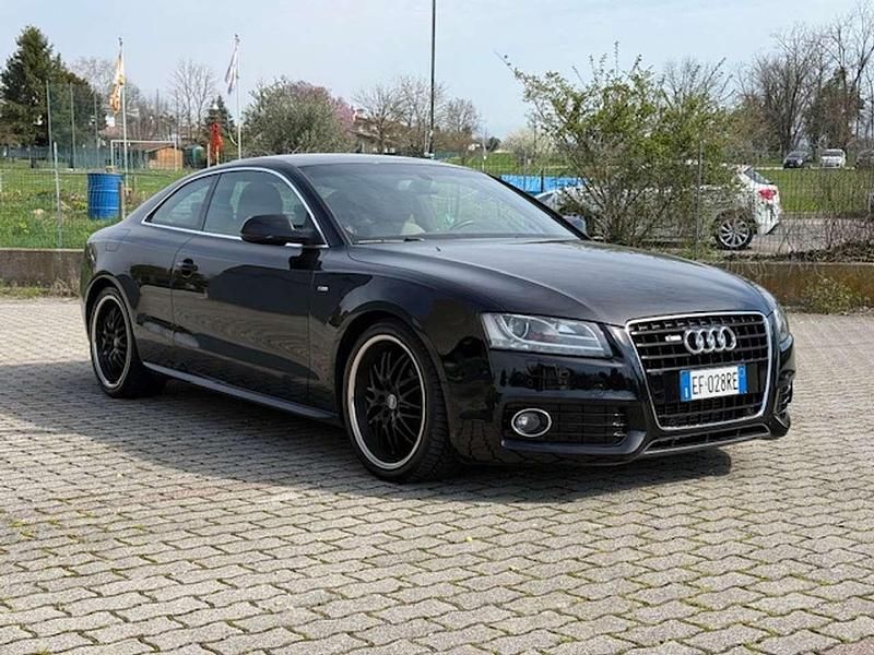 Usata Audi A5 S-Line 160 CV (117 kW) 2011 Mithos black Coupé