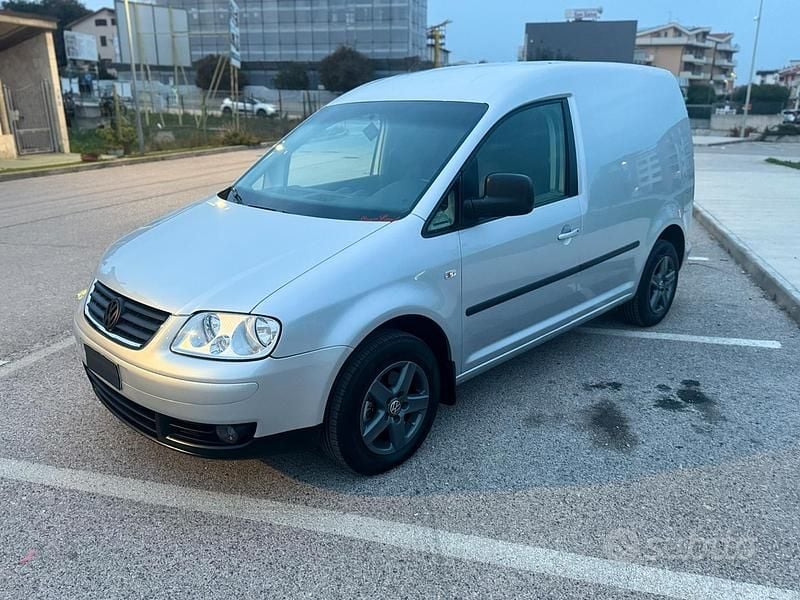Usata VW Caddy 105 CV (77 kW) 2008 Grigio Monovolume