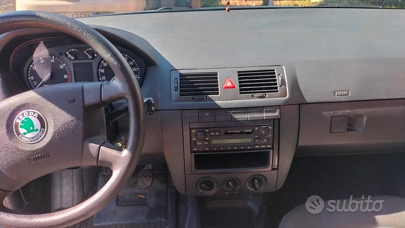 Usata Skoda Fabia 2005 Grigio Berlina