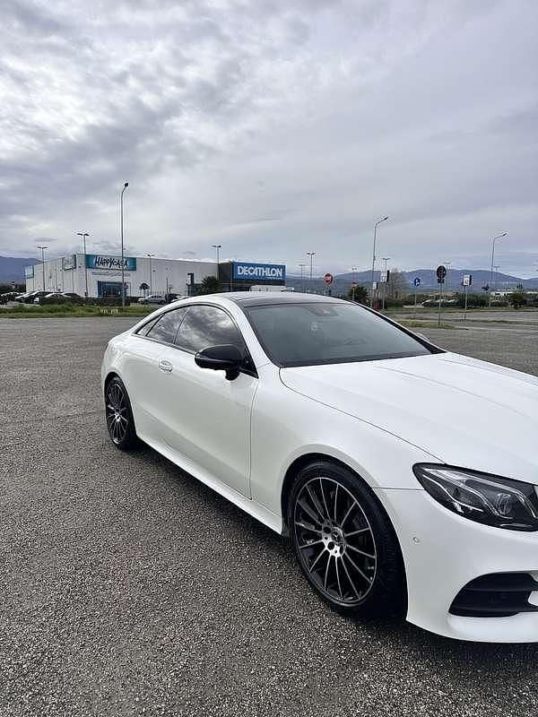 Usata Mercedes E220 Premium Plus 194 CV (142 kW) 2019 Bianco Coupé