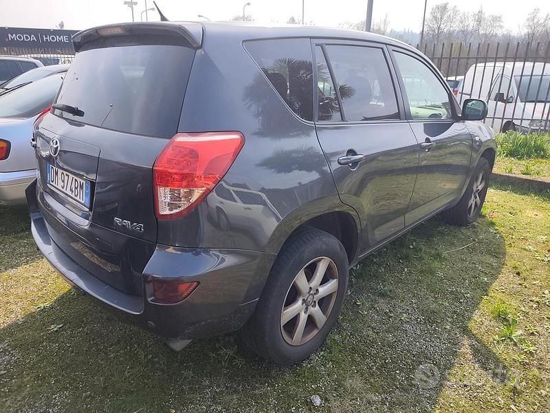 Usata Toyota RAV4 136 CV (100 kW) 2007 Blu SUV