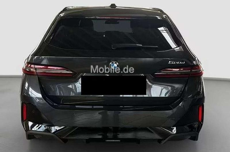 Usata BMW 520 M Sport 197 CV (144 kW) 2025 Grigio Station wagon