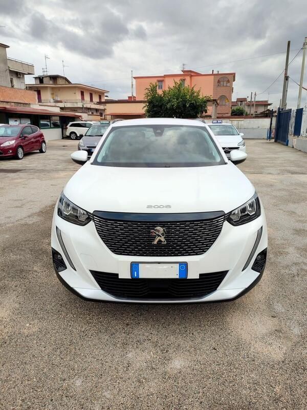 Usata Peugeot 2008 Allure 101 CV (74 kW) 2021 Bianco SUV