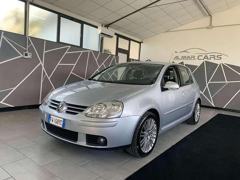 Usata VW Golf V Comfortline 102 CV (75 kW) 2007 Argento Berlina