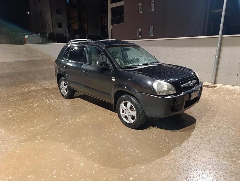 Nero Usata 2005 Hyundai Tucson SUV | 3500 € (Cara) - Immagine 1/4