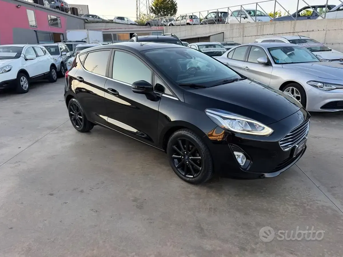 Usata Ford Fiesta Vignale 86 CV (63 kW) 2020 Nero Utilitaria