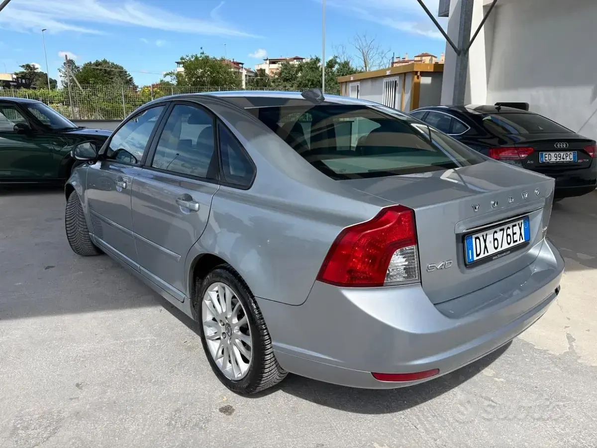 Usata Volvo S40 Summum 136 CV (100 kW) 2009 Grigio Berlina