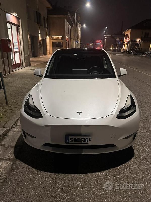 Usata Tesla Model Y Performance 392 kW (534 CV) 2023 Bianco SUV