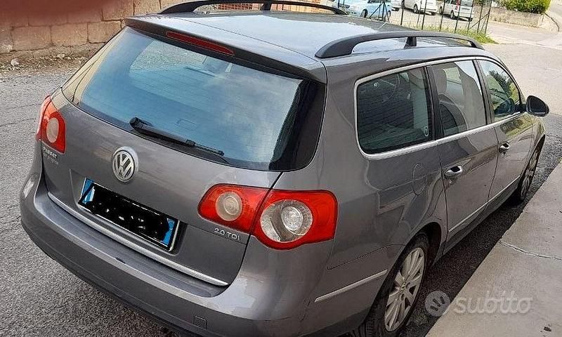 Grigio Usata 2007 VW Passat Station wagon | 1900 € (Ottimo prezzo) - Immagine 1/4