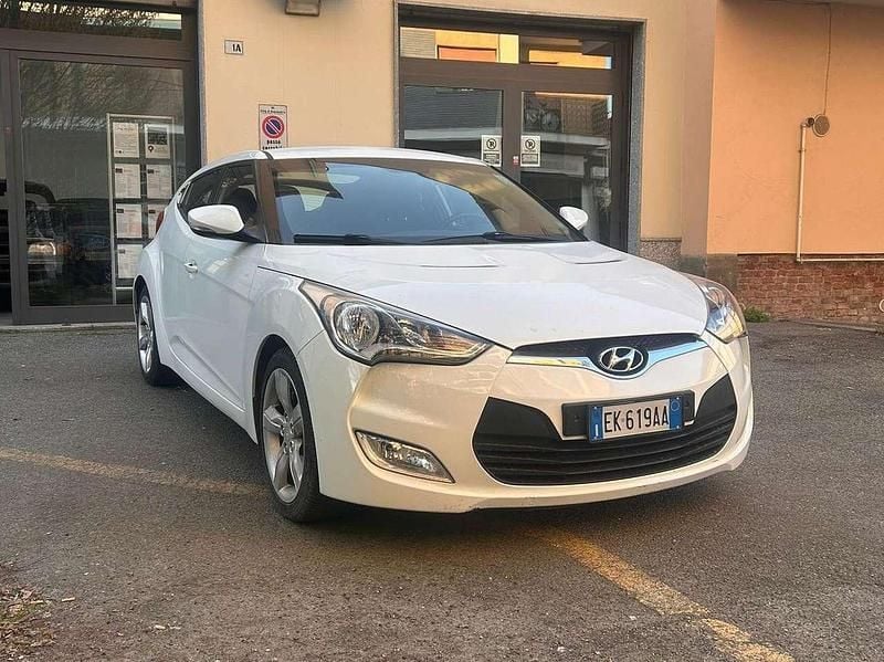 Usata Hyundai Veloster 140 CV (102 kW) 2011 Bianco Utilitaria