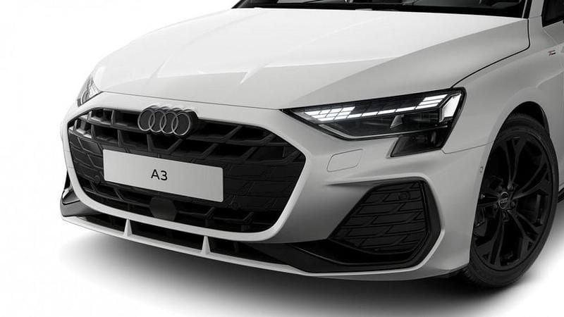 Nuova Audi A3 S-Line 2026 Bianco arkona Berlina