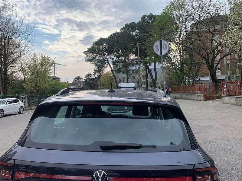 Usata VW T-Cross Style 110 CV (80 kW) 2022 Grigio SUV