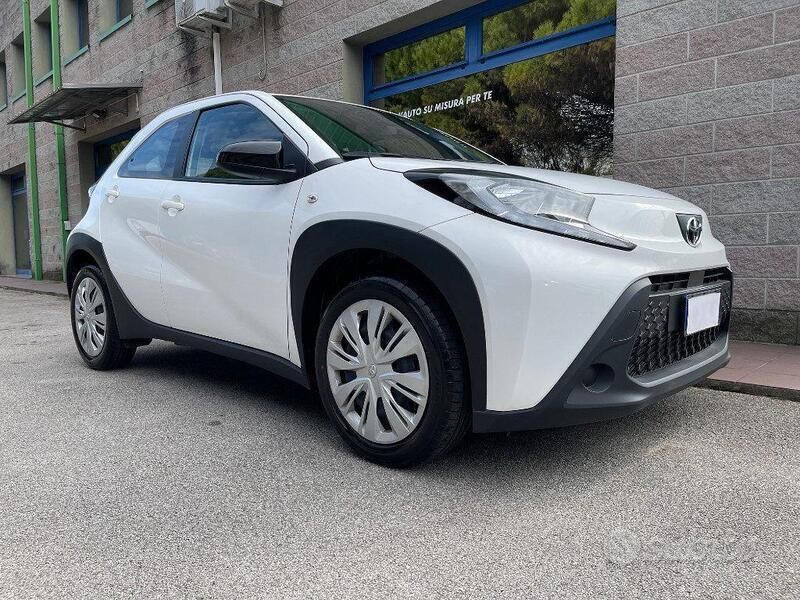 Usata Toyota Aygo X 72 CV (52 kW) 2023 Bianco SUV