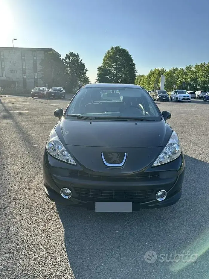 Begagnad Peugeot 207 88 HK (64 kW) 2006 Svart Sedan