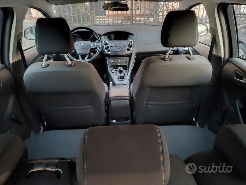 Usata Ford Focus 120 CV (88 kW) 2015 Grigio Station wagon