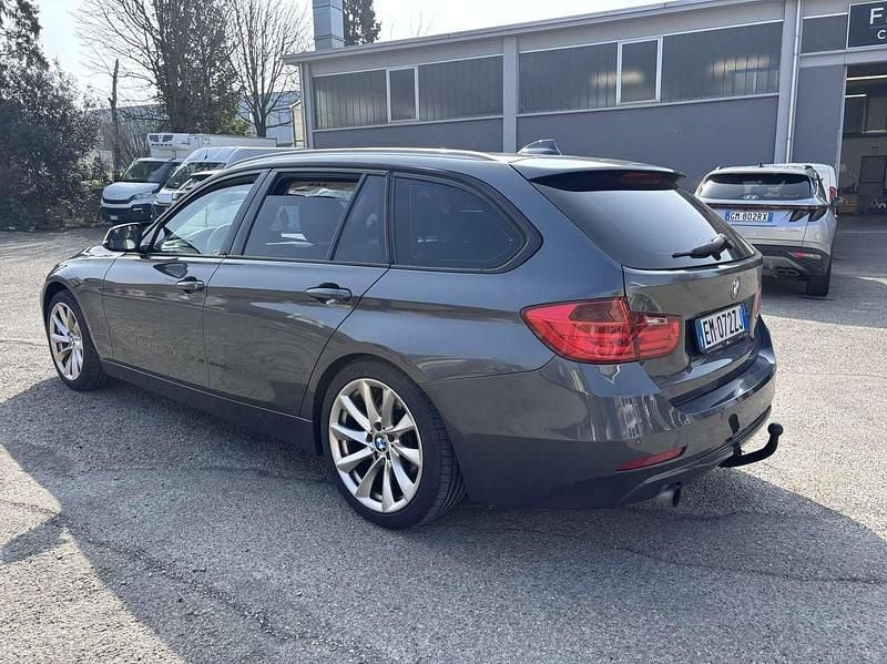 Usata BMW 320 Luxury Line 184 CV (135 kW) 2012 Grigio Station wagon