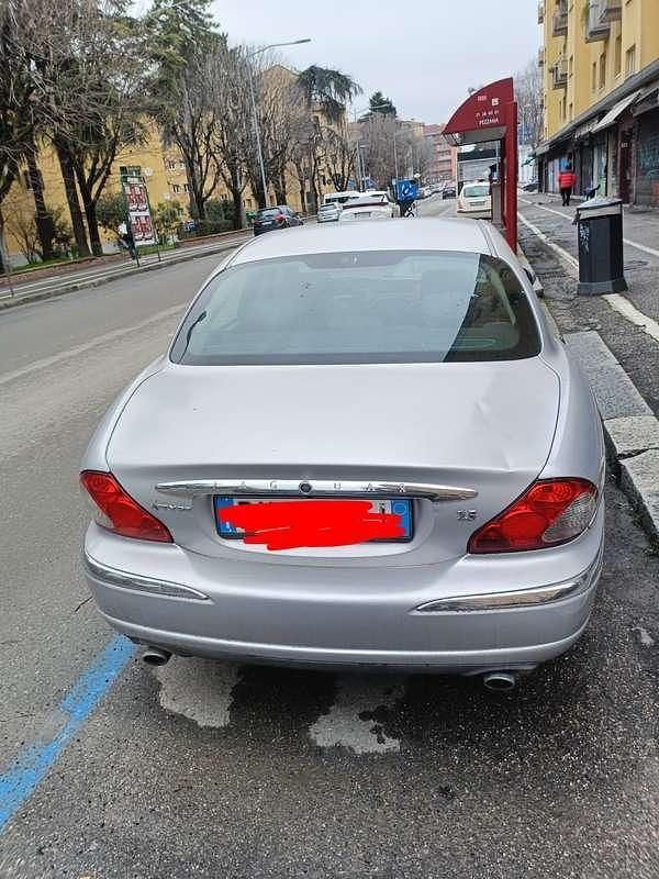 Usata Jaguar X-type 196 CV (144 kW) 2002 Argento Berlina