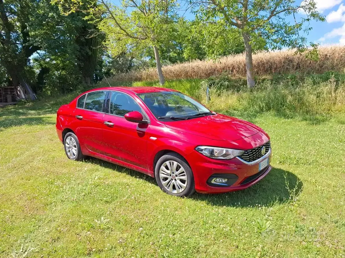 Usata Fiat Tipo 95 CV (69 kW) 2016 Rosso Berlina