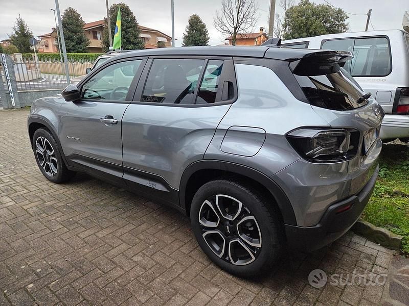 Usata Jeep Avenger Summit 101 CV (74 kW) 2023 Grigio SUV