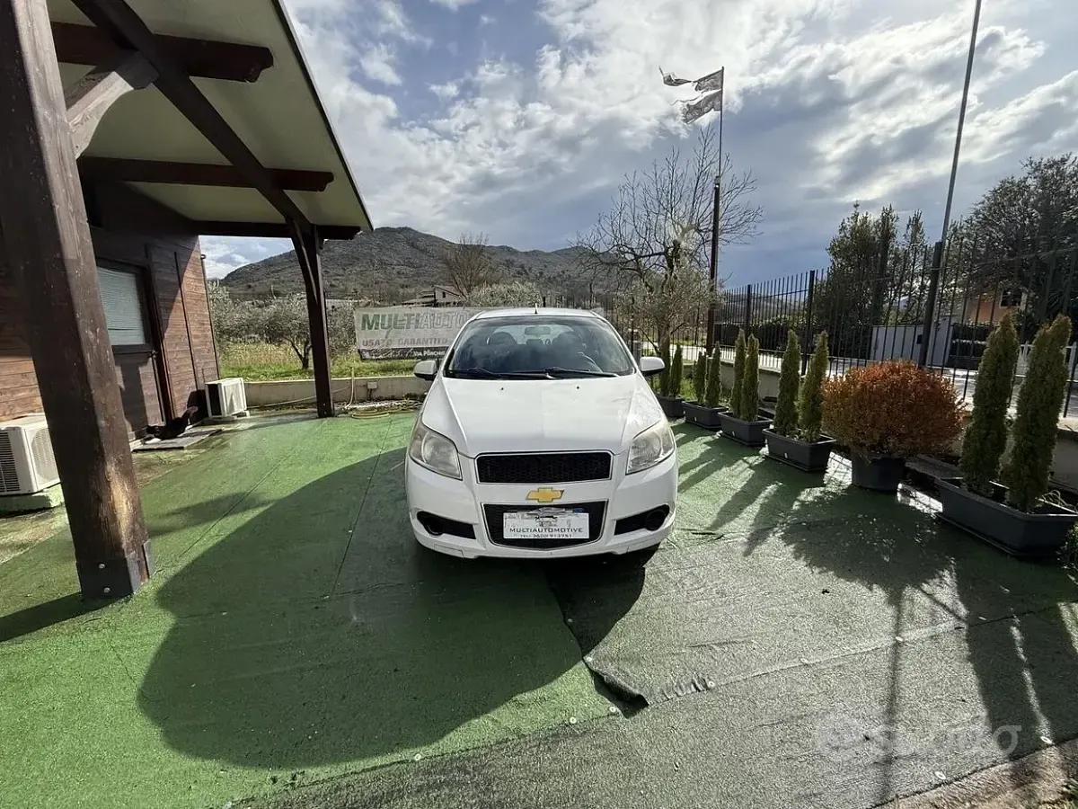 Usata Chevrolet Aveo 84 CV (61 kW) 2010 Bianco Berlina