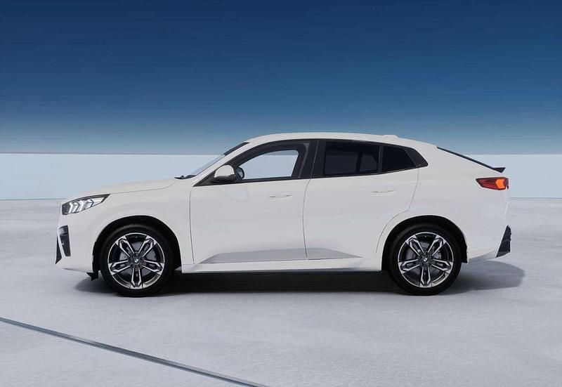Nuova BMW X2 M Sport 150 CV (110 kW) 2025 Alpin white SUV